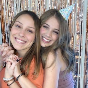 Meet your Posher, Avery